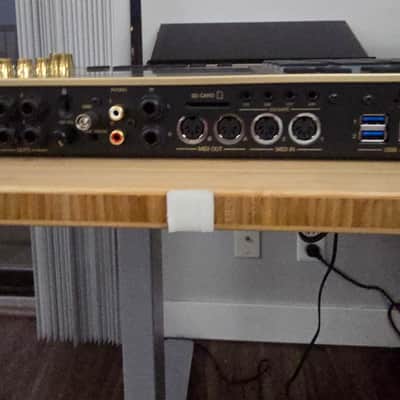 Akai MPC Live II (includes deck saver & installed screen protector) Standalone Sampler / Sequencer Gold Edition 2022 - Present - Gold image 11