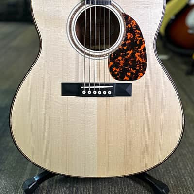 Larrivee L-24MH Mahogany Vintage Series Acoustic Guitar, Natural w/Larrivee Hardshell Case image 2