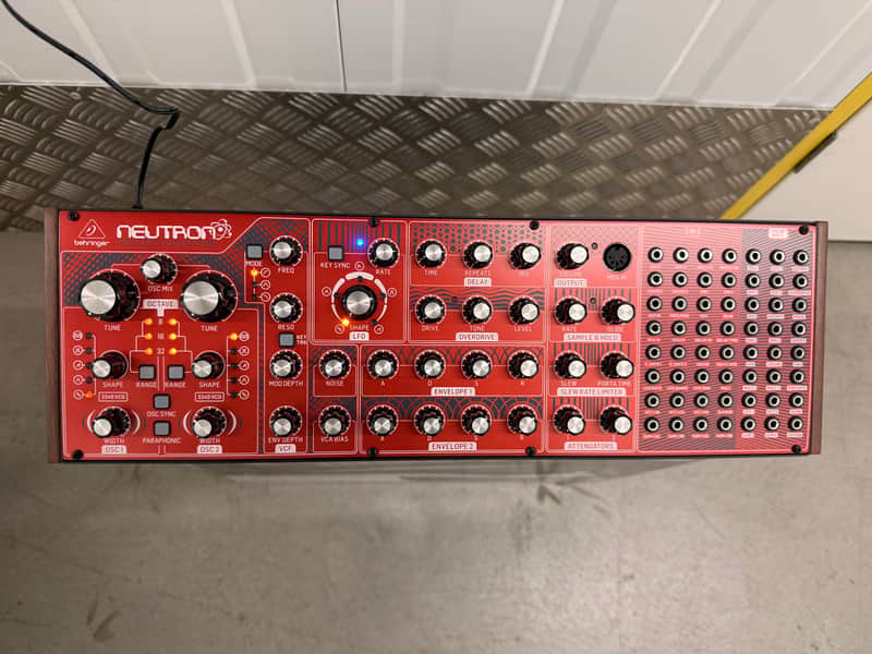 Behringer Neutron Paraphonic Analog and Semi-Modular Synthesizer