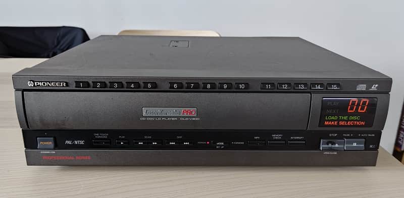 Pioneer LaserKaraoke Laserdisc Pro CLD-V300 image 1