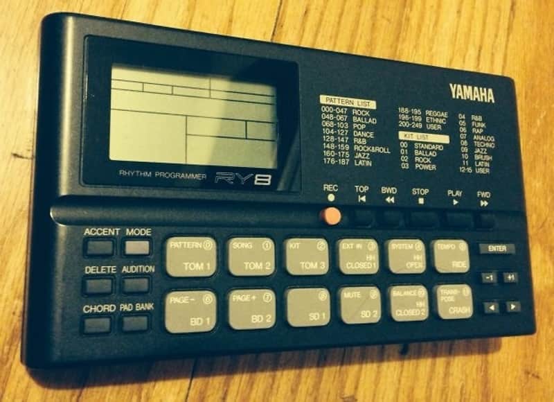 Yamaha RY8 Portable Rhythm Programmer ***drum machine + guitar