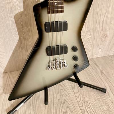 Gibson Explorer Bass 2011 - Silverburst nitro image 2