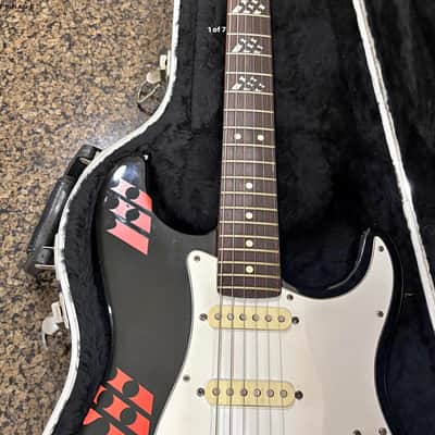 Fender 40th anniversary Stratocaster 1994 - Black/Red image 1