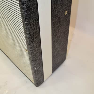 Supro 1696RT Black Magick Reverb 1x12" 25-watt Tube Combo Amp image 5