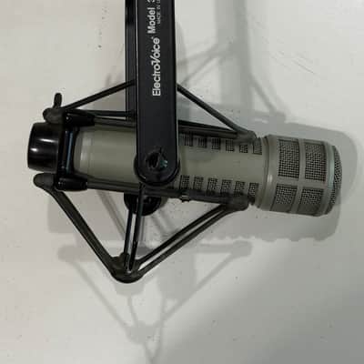 Electro-Voice RE20 Cardioid Dynamic Microphone image 4