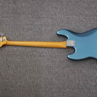 Squier James Johnston Signature Jazz Bass 2010 - Lake Placid Blue image 3