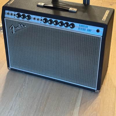 Fender Vibrolux Reverb "Drip Edge" 2-Channel 40-Watt 2x10" Guitar Combo 1968 - 1969 - Silverface