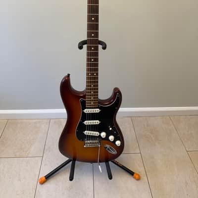 Fender Player Stratocaster with Pau Ferro Fretboard 2018 - Present - 3-Color Sunburst image 2