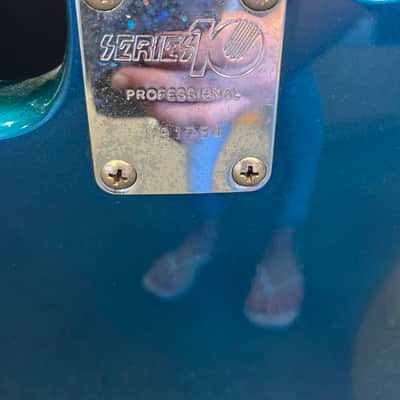 Series 10 4 String Bass - Emerald metallic image 9