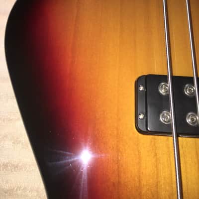 USA G&L L-1000 2014 3 Tone Sunburst lefty image 16