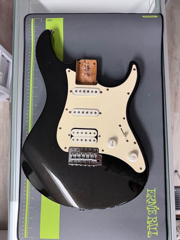 Yamaha Pacifica Body image 1