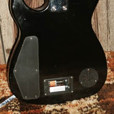 Synsonics Terminator guitar 7020 TABK with onboard amp image 4