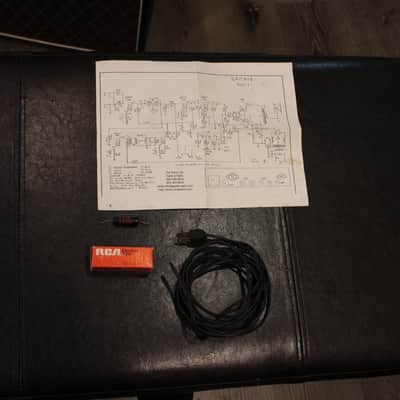 Gibson GA-17RVT Scout 10-Watt 1x10" Guitar Combo 1963 - 1967 - Black image 13