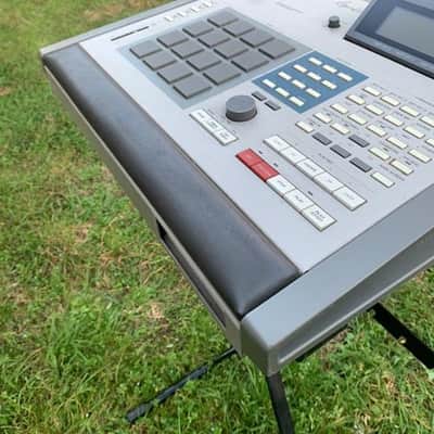 Akai MPC60 Integrated MIDI Sequencer and Drum Sampler 1988 - 1991 - Grey image 6