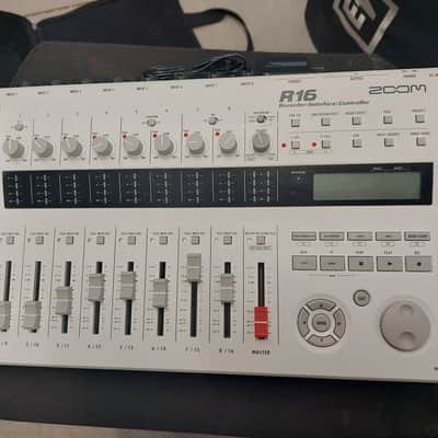 Zoom R16 USB Audio Interface / Digital Multitrack Recorder