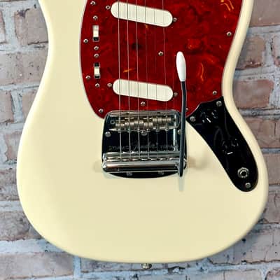 Fender Reissue ‘69 Mustang Japan 1995 - Vintage White image 1