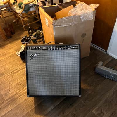 Fender '65 Super Reverb Reissue 45-Watt 4x10" Guitar Combo 2001 - Present Black image 5
