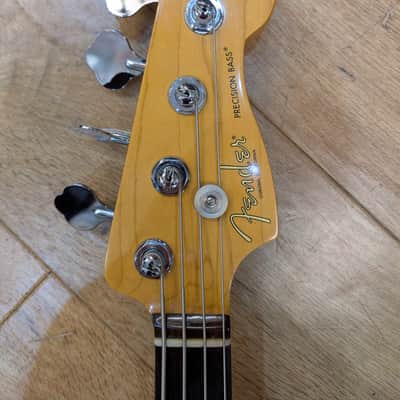 Fender American Professional II Precision Bass with Rosewood Fretboard 2021 - 3-Color Sunburst image 3