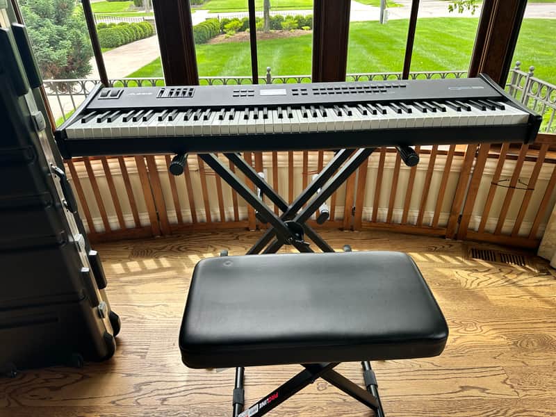 Alesis QS8 - Black image 1