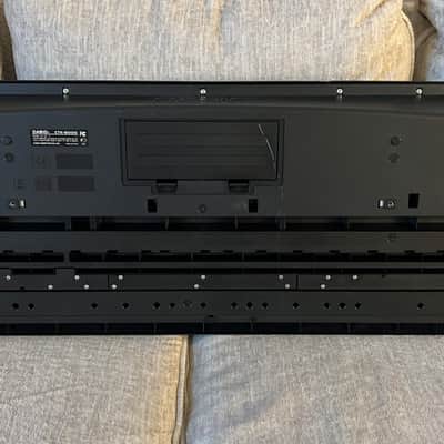Casio WK-6000 76-Key Portable Workstation Keyboard (with cracked corner) image 2