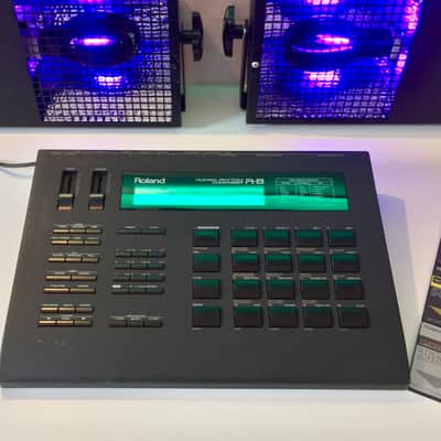 ROLAND R 8 1989 black + 3 memory cards + manual Near Mint condition ! image 1