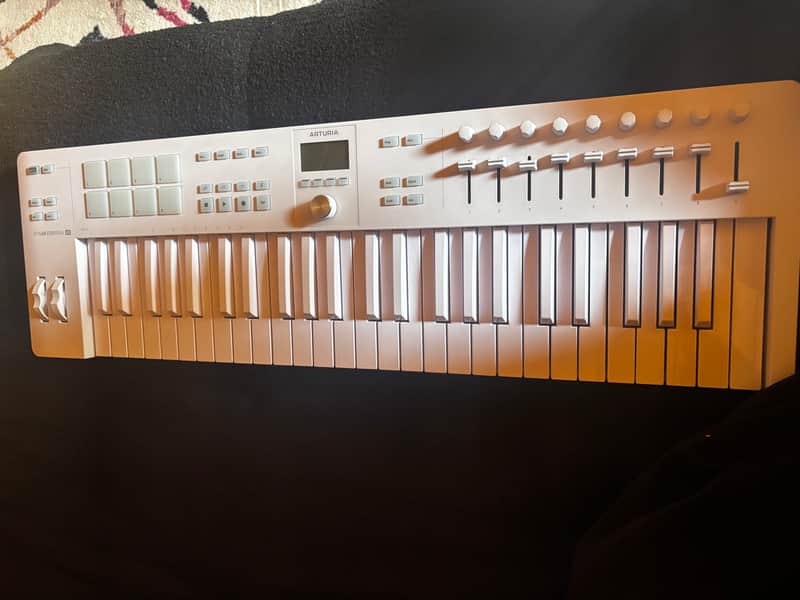 Arturia KeyLab Essential 49 MkIII MIDI Controller 2024 - Present - Alpine White image 1