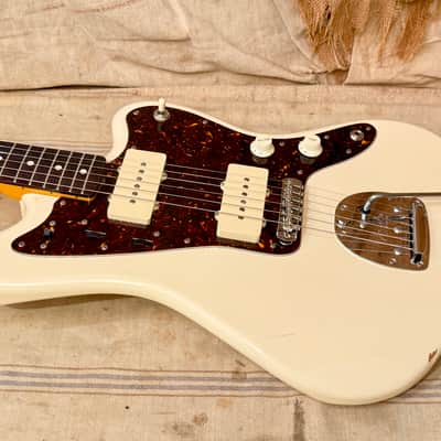 Fender MIJ Classic 60's Jazzmaster 2016 - Vintage White image 16