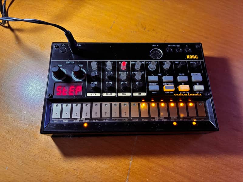Korg Volca Beats Analog Rhythm Machine 2010s - Black image 1