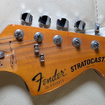Fender Stratocaster with Rosewood Fretboard 1978 - 1980 - Wine image 8
