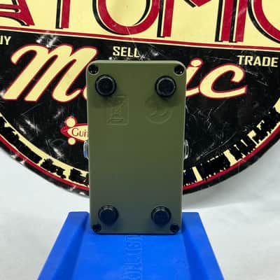 Electro-Harmonix Green Russian Big Muff Pi π Distortion Fuzz Pedal with Box image 7