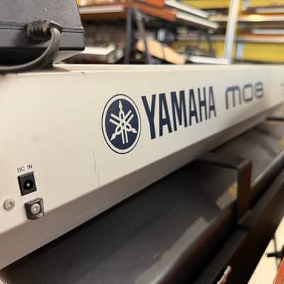Yamaha MO8 image 10