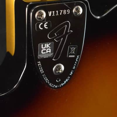 Fender American Vintage II 1975 Telecaster Deluxe 3-Color Sunburst Maple Fingerboard image 5