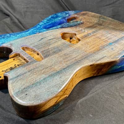 MH Customs “Tidebreaker” – Ambrosia Maple & Blue-Green Color Shift Resin T-Style Body 2026 - Nitrocellulose Gloss image 6