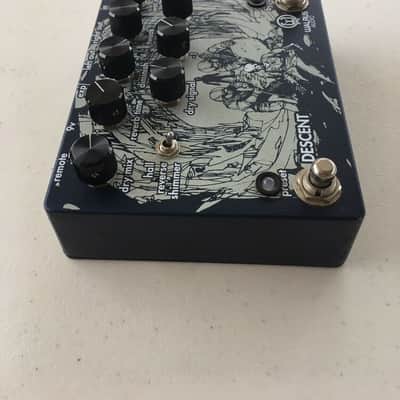 Walrus Audio Descent Digital Reverb Octave Machine Octaver Guitar Effect Pedal image 2
