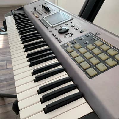 Roland Fantom-S 61-Key Workstation Keyboard Silver
