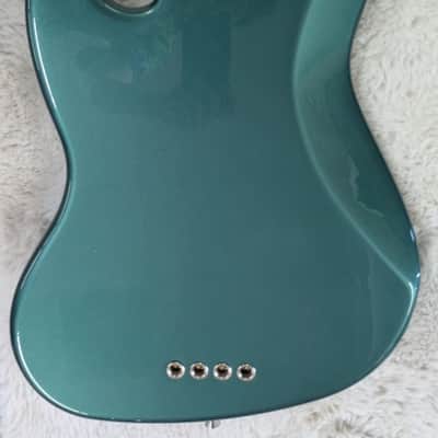 Fender Adam Clayton Jazz Bass Rosewood Fretboard Sherwood Green Metallic - Demo image 3