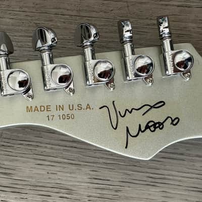 Dean Vinman Vinnie Moore 2020 - Metallic Silver image 9