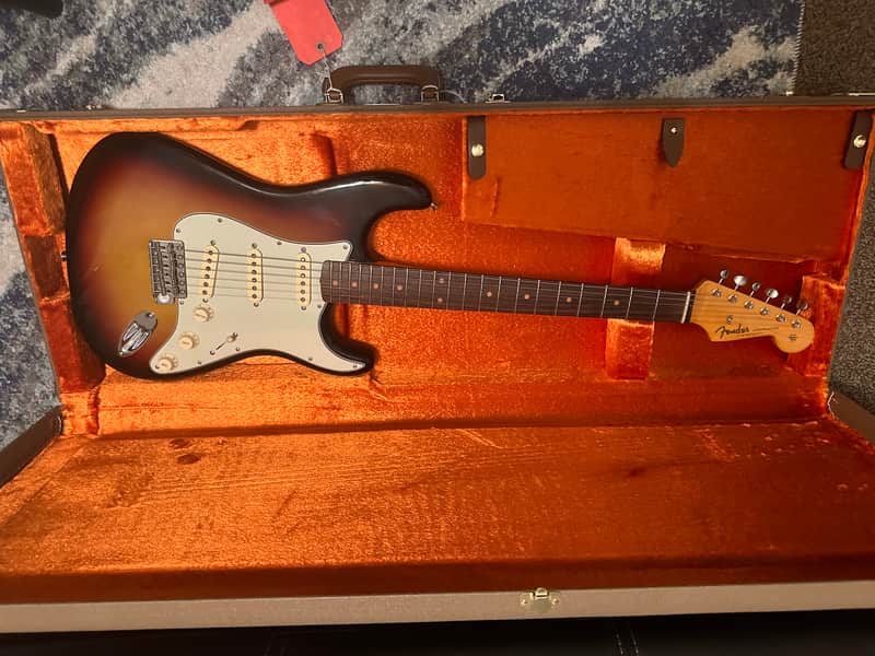 Fender American Vintage II '61 Stratocaster 2022 - Present - 3-Color Sunburst image 1