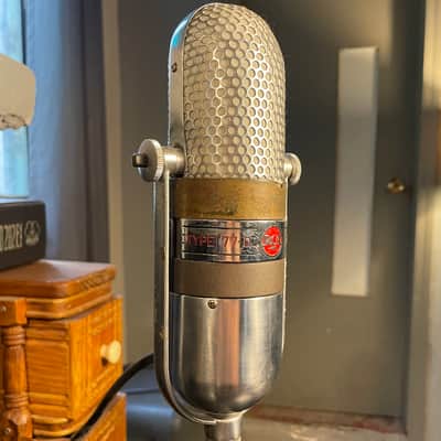 RCA 77-D Ribbon Microphone 1945 - 1955 - Silver / Red Badge image 3