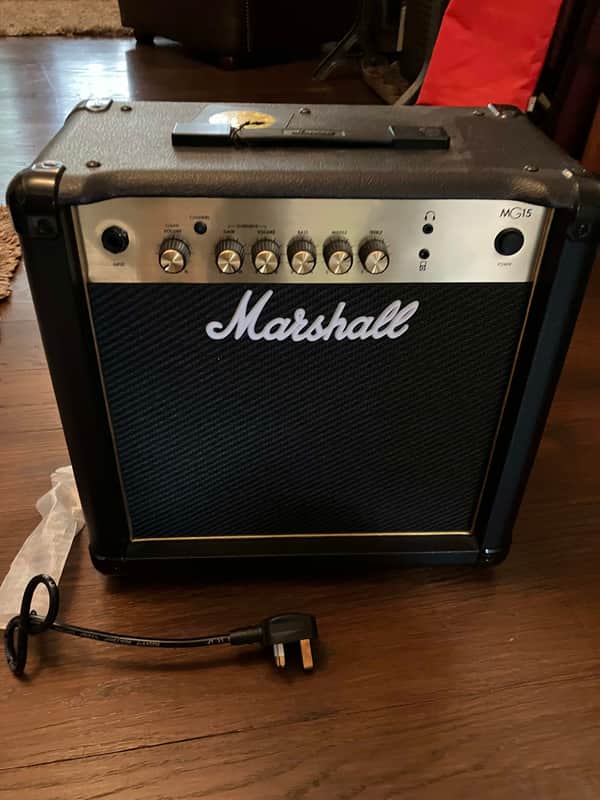Marshall MG Gold MG15G 2-Channel 15-Watt 1x8" Solid State Guitar Combo