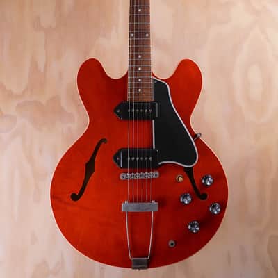 Gibson ES-330 ’59 Reissue Semi-Hollow Electric Guitar in Cherry, 2012 Model image 3