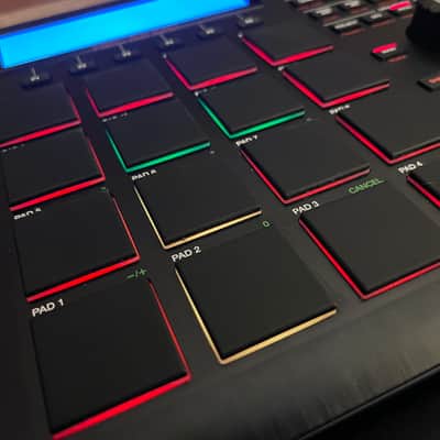 Akai MPC Studio Black Music Production Controller V1 2016 - 2020 - Black image 2