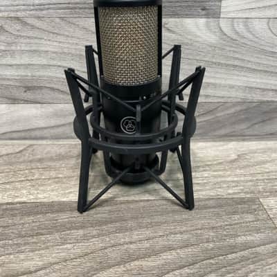 Akg P220 Microphone W/Case image 1