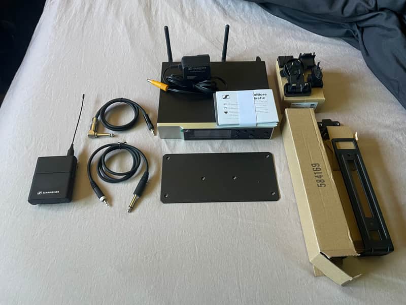Sennheiser EW-D CI1 Wireless Guitar System - Q1-Q6 w/Bonus Sennheiser Ci1REW Right-angle Guitar Cable image 1