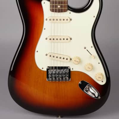 Fender Japan Stratocaster XII - MIJ - 2002 - Sunburst w/HSC image 2