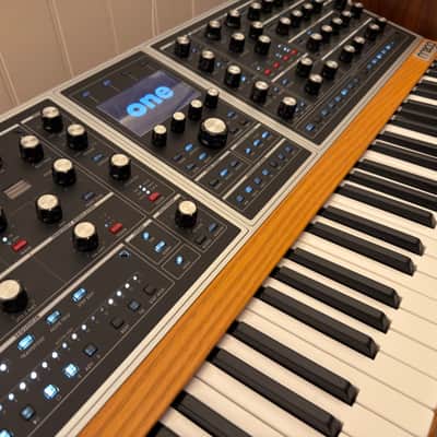 Moog One 16-Voice 61-Key Polyphonic Analog Synthesiser Bild 2