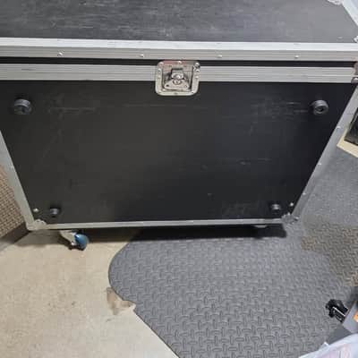 Yamaha LS9-32 DIGITAL MIXER, ROAD CASE WITH DOGHOUSE image 8