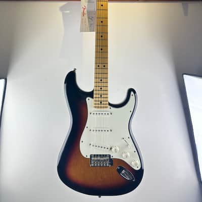 Fender Player Stratocaster Maple Fretboard 2022 3-Color Sunburst Electric Guitar image 4