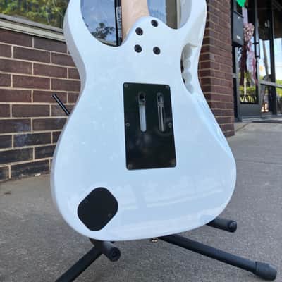 Ibanez JEMJR-WH Steve Vai Signature- White image 11