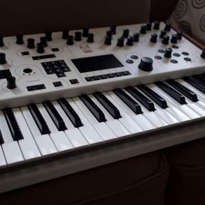 Modal Electronics 001 Hybrid Digital / Analog 2-Voice Synthesizer 2010s - White image 5
